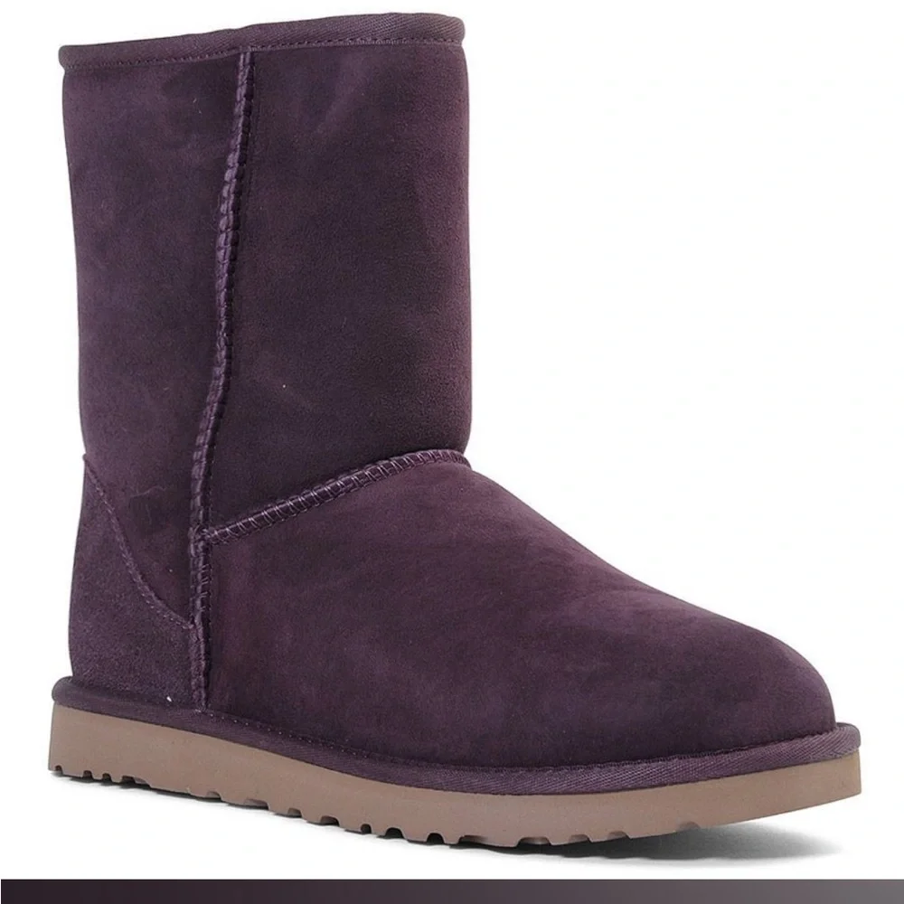 UGG model 5825